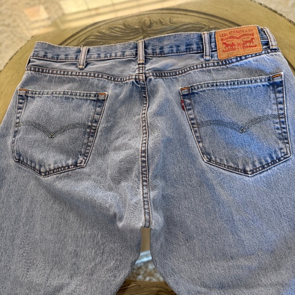 Levis 505 Jeans Mens 40x30 Blue Straight Relaxed Fit Light Wash Comfort - Picture 1 of 5